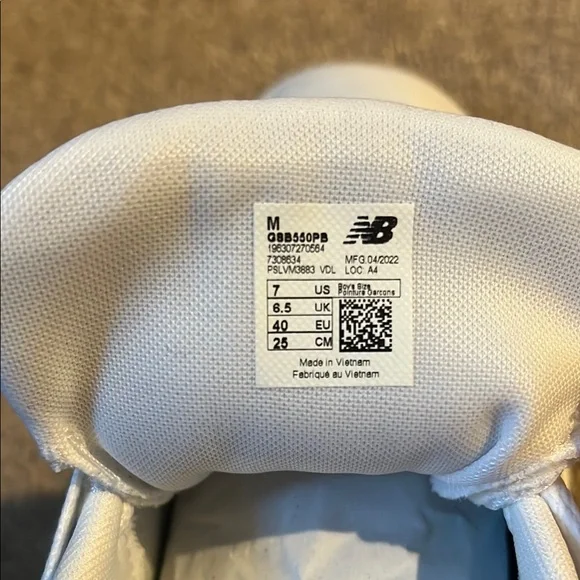 New Balance White and Gray Women's 550s - Picture 3 of 4